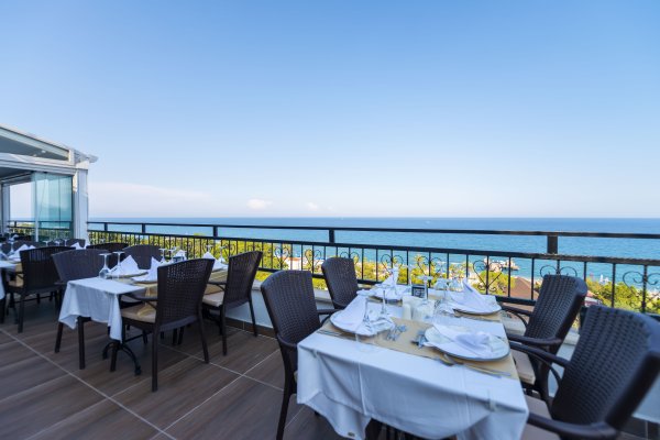 Rastaurant and Bar
