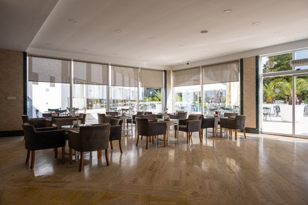 Rastaurant and Bar