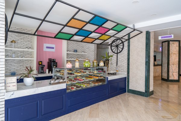 Rastaurant and Bar