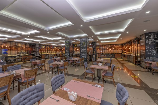 RESTAURANT & BAR