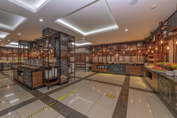 RESTAURANT & BAR