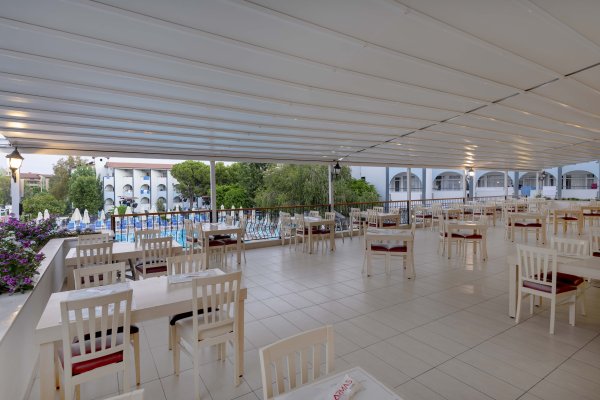 RESTAURANT & BAR