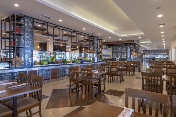 RESTAURANT & BAR