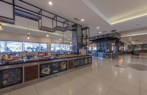 RESTAURANT & BAR