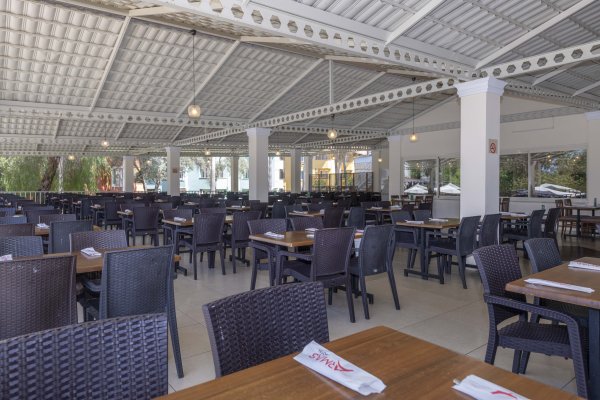 RESTAURANT & BAR