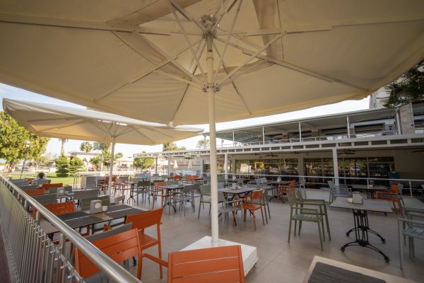 RESTAURANT & BAR