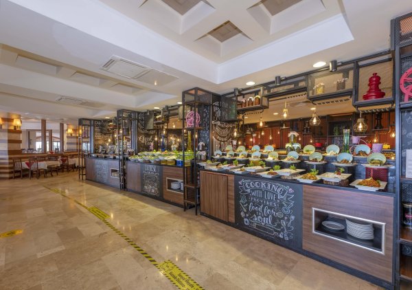 RESTAURANT & BAR
