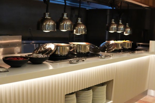 RESTAURANT & BAR